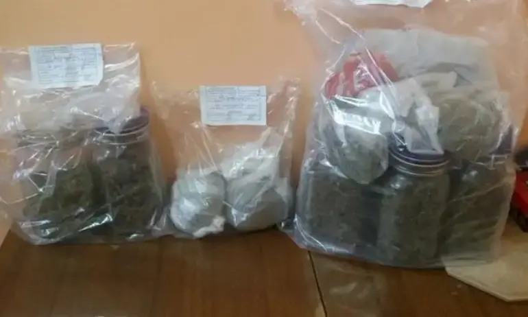 7 човека са задържани за разпространение на наркотици в Бургас - Tribune.bg