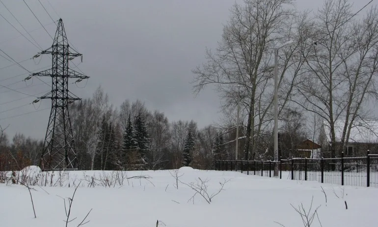 Държавата сваля цената на тока за бизнеса с още количества на борсата - Tribune.bg