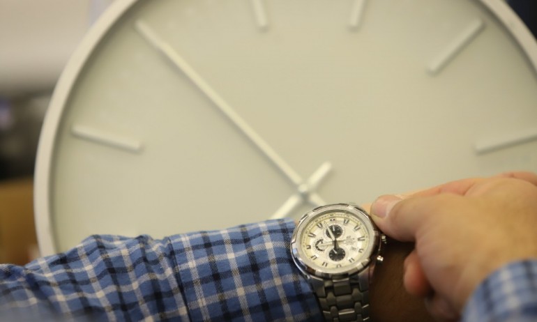 Тази нощ местим часовника с час напред - Tribune.bg