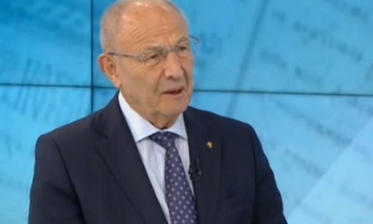 Проф. Кирил Топалов: Ако бях политик, щях да кажа, че македонците се държат нагло - Tribune.bg