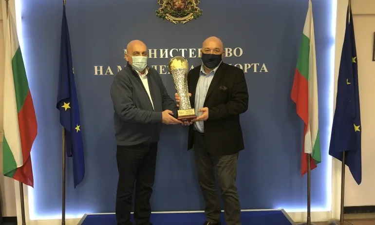 Министър Кралев и Камен Михайлов обсъдиха годината за автомобилния спорт - Tribune.bg