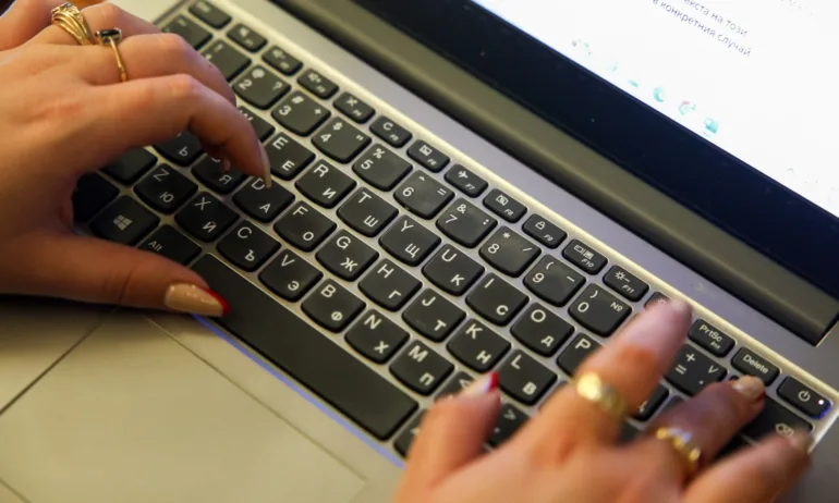 От днес трудовите книжки стават електронни - Tribune.bg