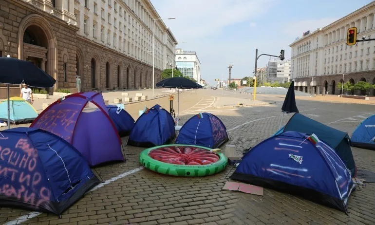 Петиция призовава за премахване на палатки и блокади - Tribune.bg