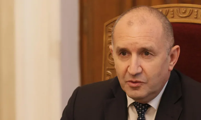 Румен Радев изрази съболезнования на семейството и близките на Димитър Пенев - Tribune.bg