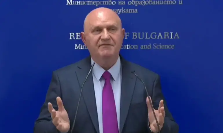 Цоков: Всички зрелостници ще получат точките от проблемната задача в матурата по БЕЛ - Tribune.bg