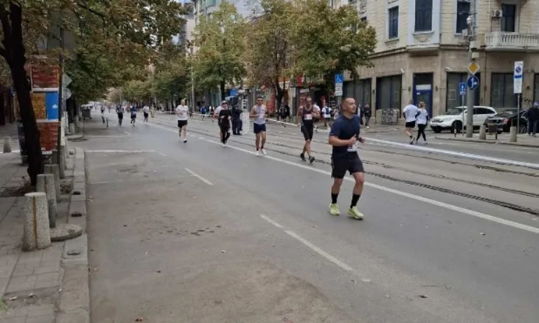 Ад в София: Ключови булеварди блокирани, организация от Столична община липсва - Tribune.bg