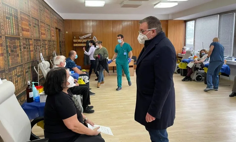 Министър Ангелов: Надеждата е в нашите ръце! - Tribune.bg