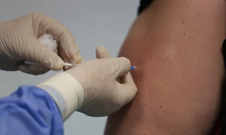 От 30 април до 9 май ще работят зелени коридори за имунизация с иРНК ваксини - Tribune.bg