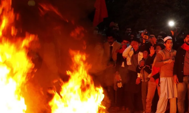 Сблъсъци на демонстранти и полиция в Багдад - Tribune.bg