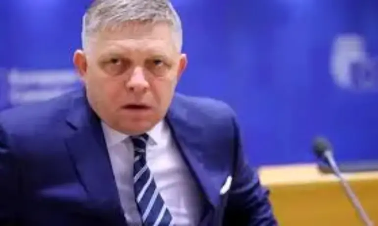 Изписаха Фицо. Отведоха го в апартамента му в Братислава - Tribune.bg