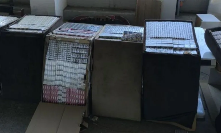 Митничари заловиха над 452 хил. къса контрабандни цигари и тютюн, и фалшиви облекла - Tribune.bg