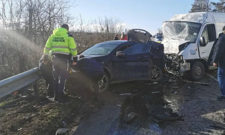 Тежка катастрофа на пътя София-Варна, има загинал (СНИМКИ) - Tribune.bg