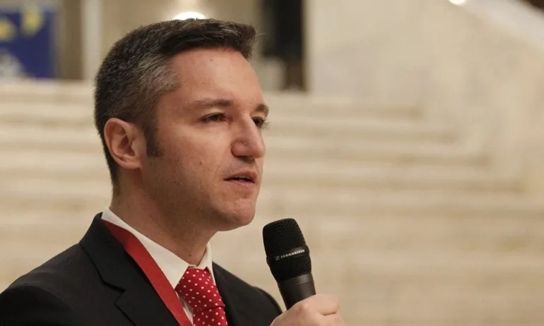 БСП и фалшивите новини: Вигенин с лъжлив пост във Фейсбук - Tribune.bg