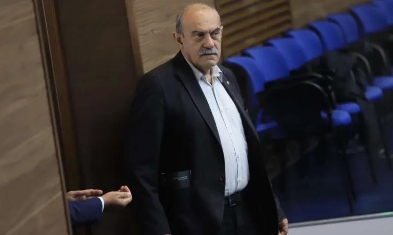 Отново скандал с депутата от Атака Павел Шопов, не носи маска - Tribune.bg