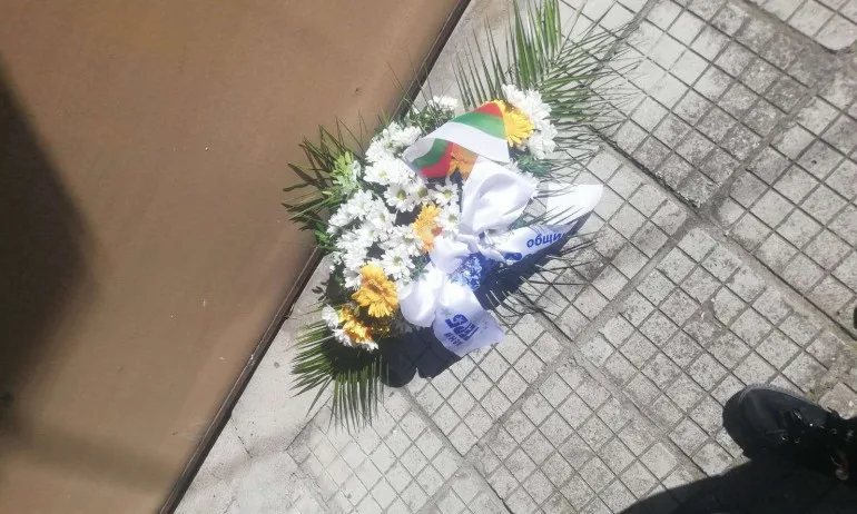 Протоколът на президента изхвърлил венец на жени от ГЕРБ - Tribune.bg