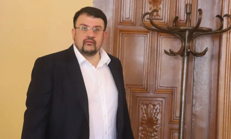 МС в оставка: Няма да даваме пари на строителите и да плащаме под натиск - Tribune.bg