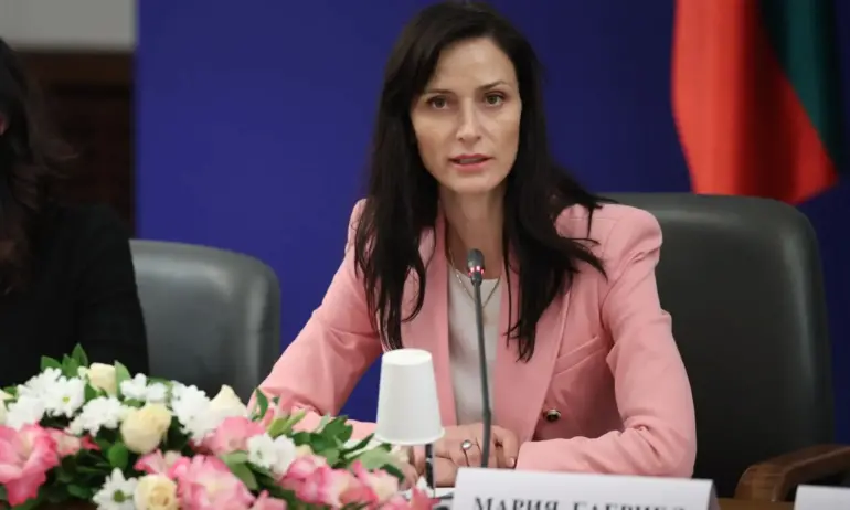 Мария Габриел: Българските граждани и техните семейства първи бяха евакуирани от Газа - Tribune.bg