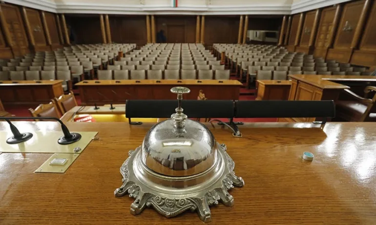 Дебатите за удължаването на Бюджет 2022 ще продължат утре, решиха депутатите - Tribune.bg