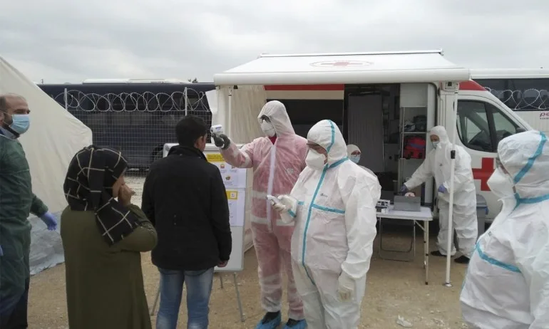 Мигрантски лагер в Гърция е под карантина – 20 бежанци са с COVID-19 - Tribune.bg