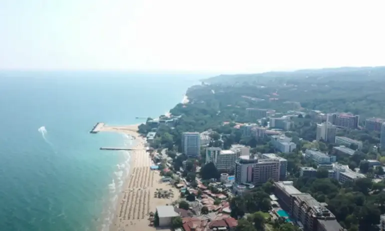 Сензационни оферти: По морето предлагат заплата 5000 лв. на готвач за сезона - Tribune.bg