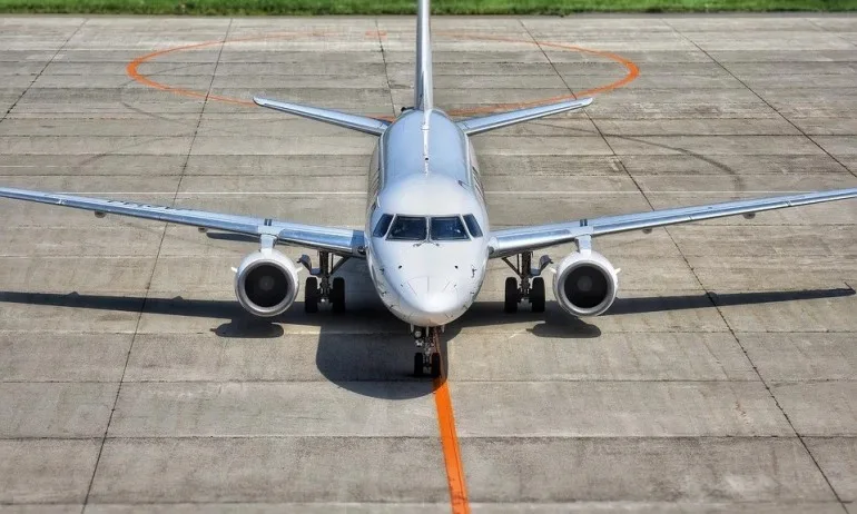 Австрийските авиолинии прекратяват всички полети от 18 март - Tribune.bg