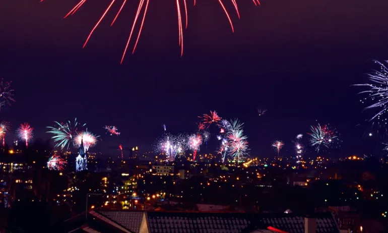 Дунавското хоро по площадите за Нова година само с лиценз иначе глоба - Tribune.bg