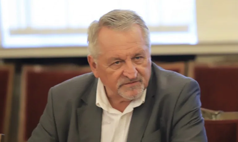 Хиновски: Не можем да спрем износа на ток, но можем да променим правилата за продажбата му - Tribune.bg