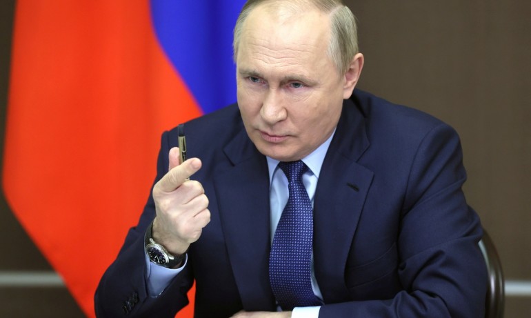 Путин се ваксинира през носа с ново лекарство за коронавирус - Tribune.bg