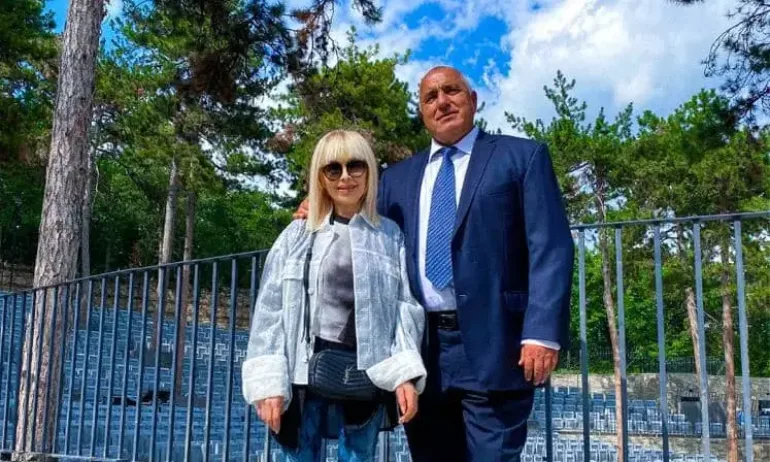 Лили Иванова се видя с Борисов преди концерта си в Летния театър в Стара Загора - Tribune.bg