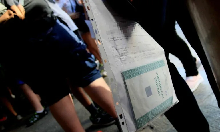 8661 зрелостници на поправителни матури - Tribune.bg