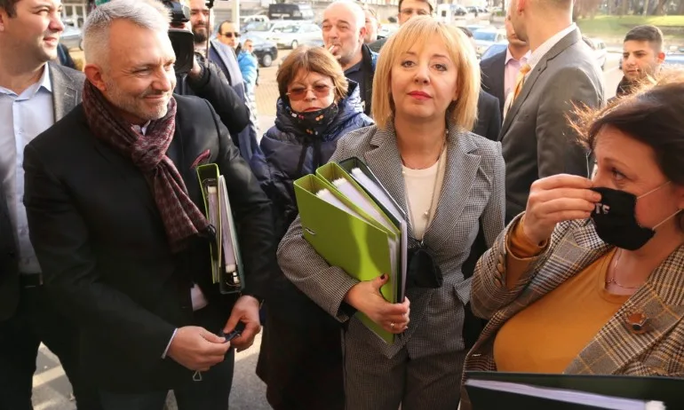 Панделиева: Как ще звучи поканата: Мая Манолова, Изправи се, Мутри вън!... - Tribune.bg