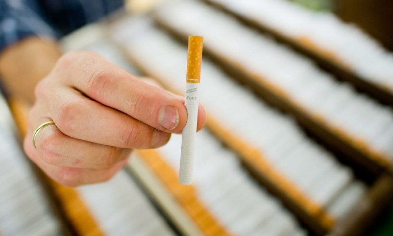 Правителството вдига акциза на цигарите - Tribune.bg