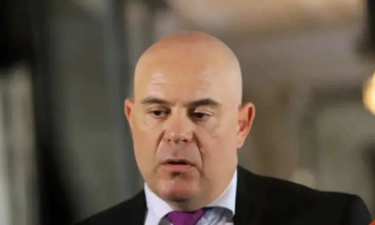 Главният прокурор с писмо до всеки от 240-те депутати - Tribune.bg