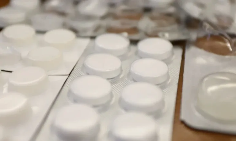 Фармацевти: От 1 април достъпът на пациентите до лекарства от НЗОК може да бъде преустановен - Tribune.bg