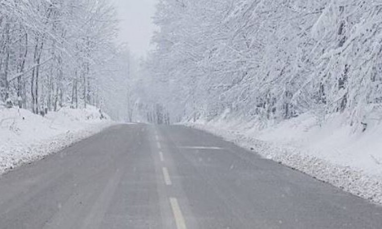 Ограничителен режим на тока в 6 области заради обилен снеговалеж и навявания - Tribune.bg