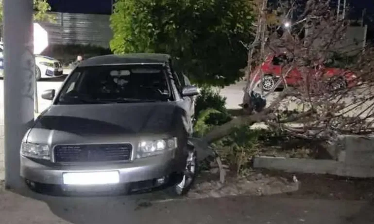 Гонка приключи с кола забита в сградата на МВР в Хитрино - Tribune.bg