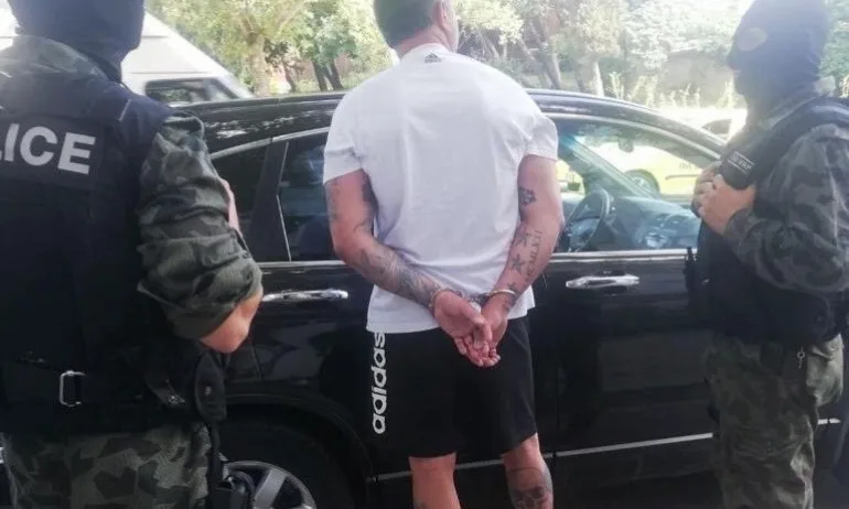 Главният прокурор показа снимки от арестите на приближени до Божков - Tribune.bg