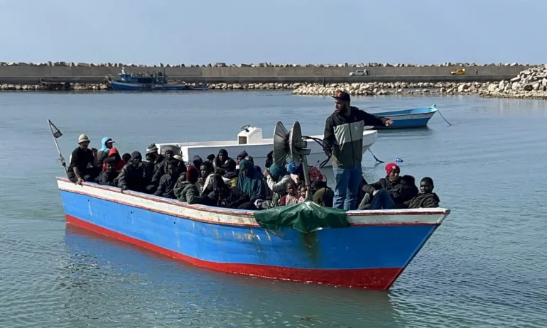 Десетки загинали мигранти край бреговете на Либия - Tribune.bg