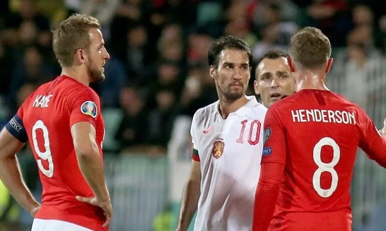 Двуличие на английски национал възмути футболни фенове - Tribune.bg