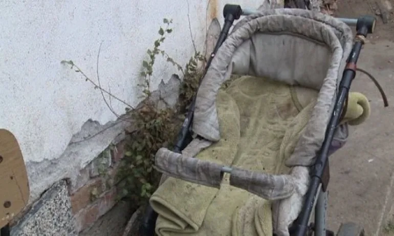 Разследват смъртта на двуседмично бебе - Tribune.bg