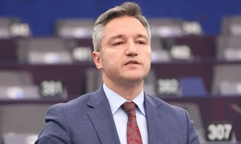 Вигенин: Когато за милиони българи беше най-тъмно, президентската институция остана да свети като фар, който дава посока - Tribune.bg