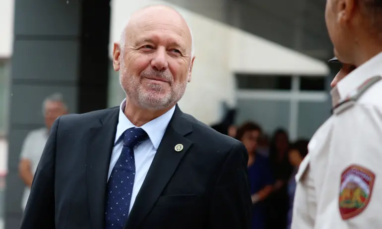 Тагарев за случая със съветника му: Версиите се разминават съществено - Tribune.bg