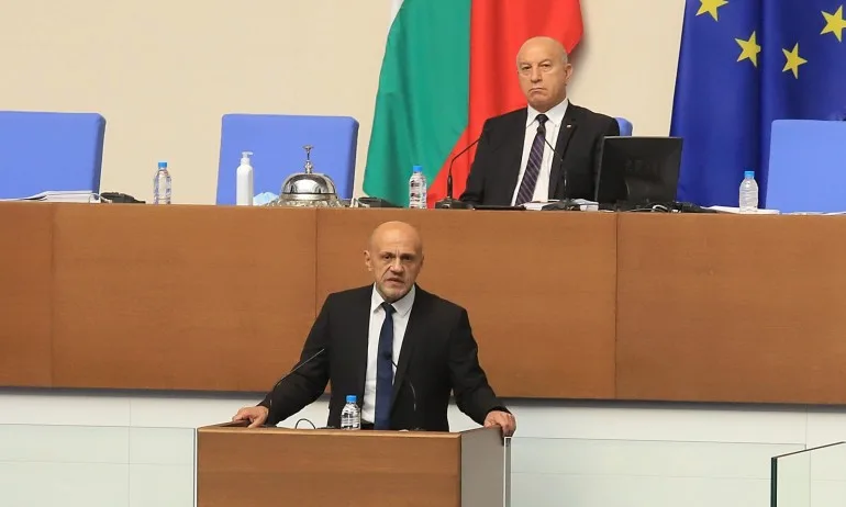 Дончев: Ще разполагаме с 30 млрд. лв. от Европа за справяне с COVID-19 - Tribune.bg