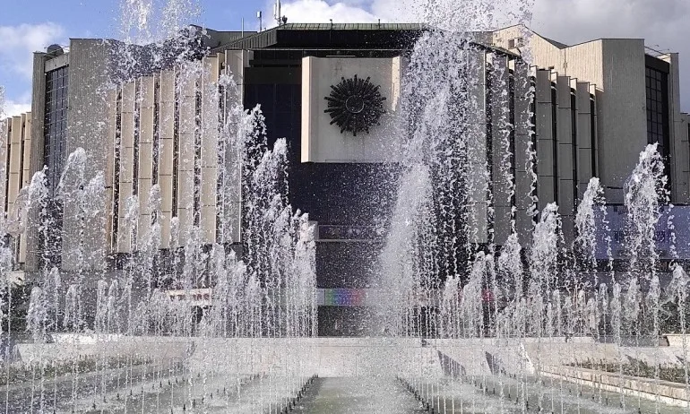 Министърът на културата приема оставките на директорите на НДК - Tribune.bg