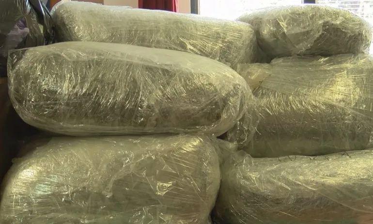 Арестуваха петима с 200 кг марихуана - Tribune.bg