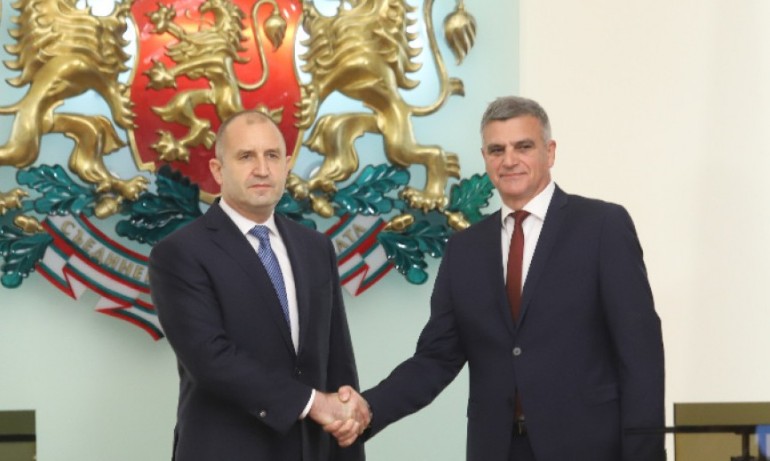 Румен Радев: Смяната на министъра на отбраната в разгара на военна криза е риск - Tribune.bg