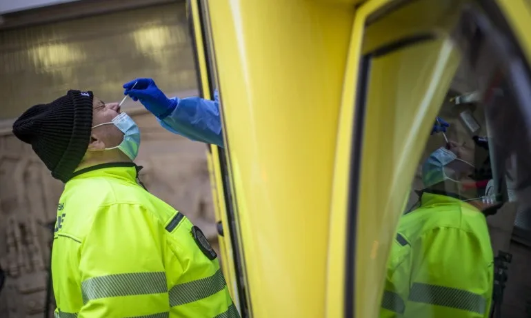 Отпада изискването за тест за COVID за транспортните работници, преминаващи през Чехия към Германия - Tribune.bg