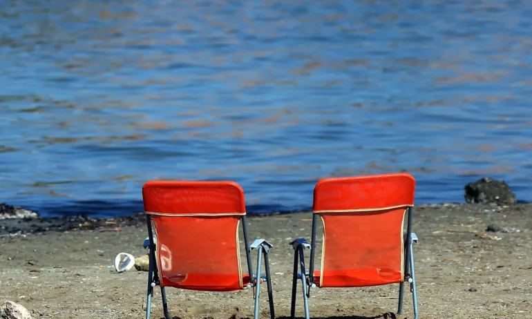 Туристически фирми водели български групи на плажове за социално слаби в Северна Гърция - Tribune.bg