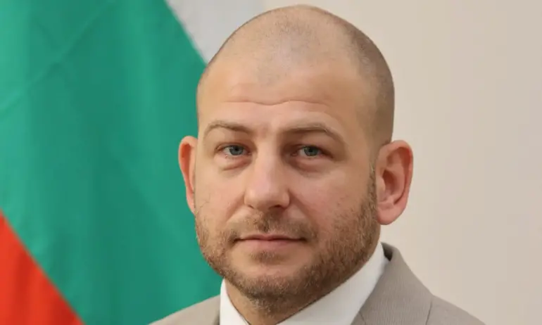 Михаил Стойнов – кой е зам.-министърът, заснет как краде кода на машините? - Tribune.bg