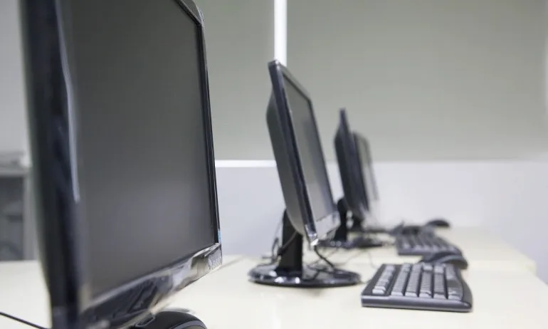 IT бизнесът влиза в училище - Tribune.bg